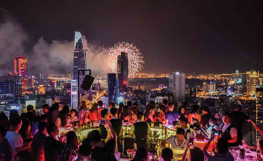 Khám phá địa điểm ăn chơi ở Sài Gòn về đêm 2019