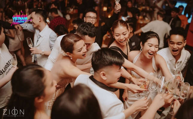 Zion Sky Lounge & Dining là một trong những quán bar đẳng cấp hàng đầu tại TPHCM