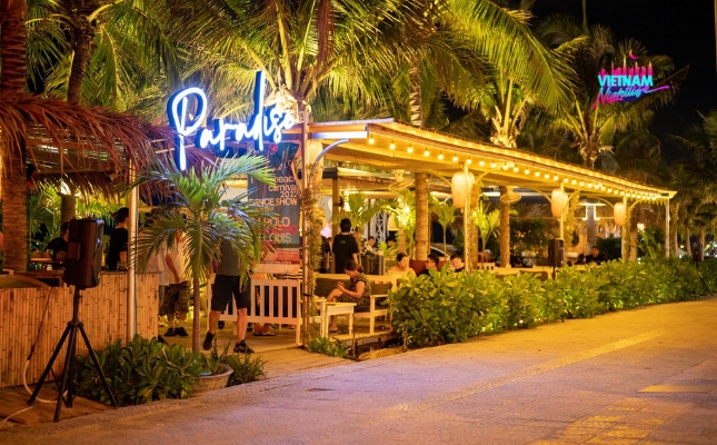 Paradise Beach Club là một trong những địa điểm chơi đêm Đà Nẵng được nhiều bạn trẻ yêu thích