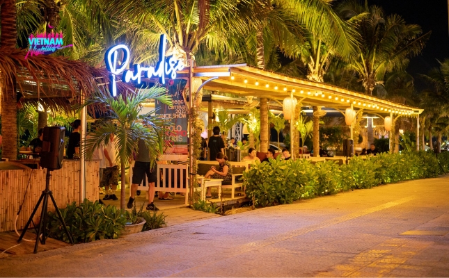 paradise bar