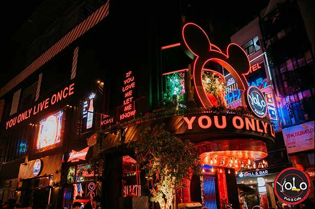 Yolo Pub & Cafe