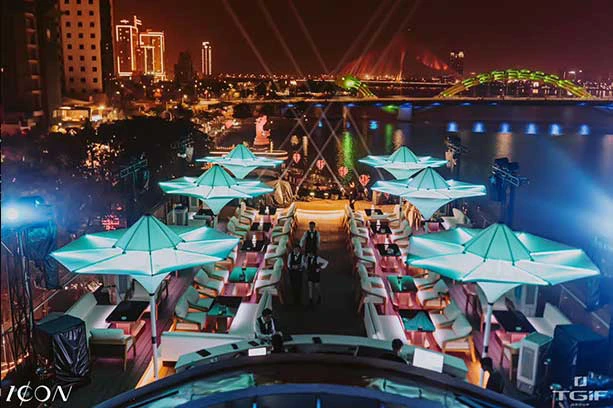 Icon Sky Lounge